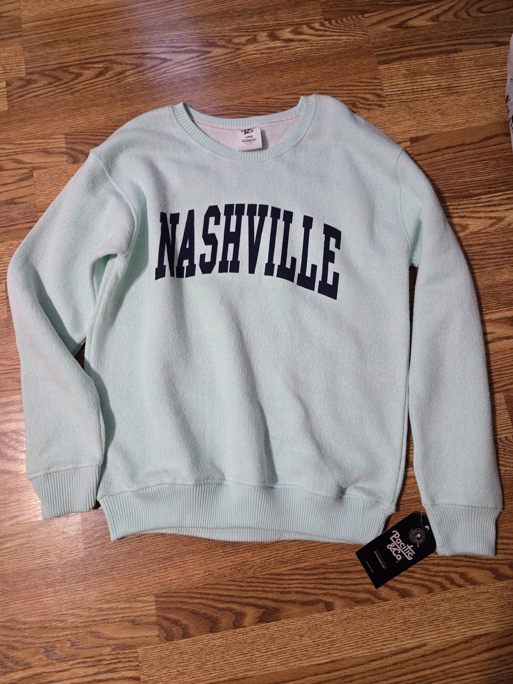 NWT Mint Green "NASHVILLE" Crewneck Sweatshirt Sz L